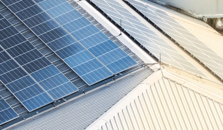 152,1 MW Instalados no Primeiro Trimestre, Energia Solar Distribuída no Brasil Começa Outro Grande Ano